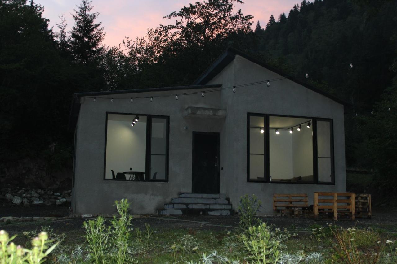 Cozy House In The Forest Боржоми Экстерьер фото